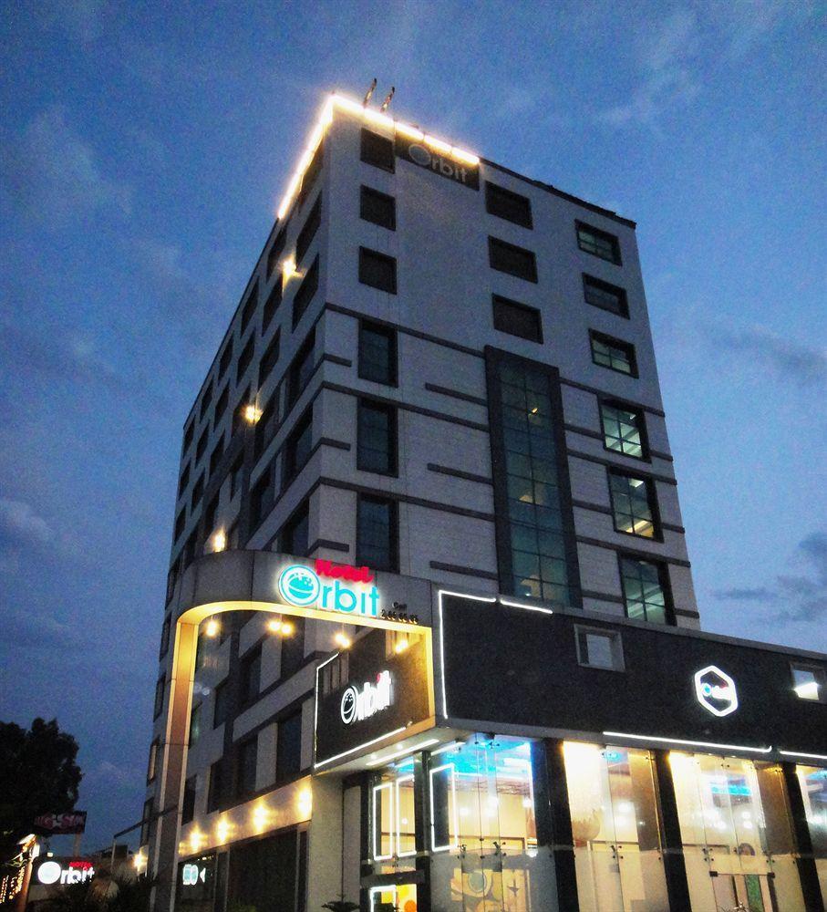 Hotel Orbit Chandīgarh Extérieur photo